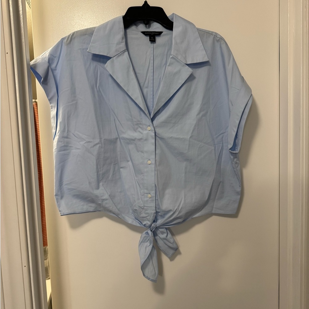 Banana Republic Tie Front Cropped Length Tunic